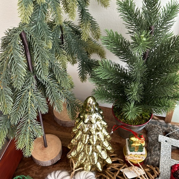 Lot 20 Christmas decor items with ornaments wall hangings art - Picture 6 of 14